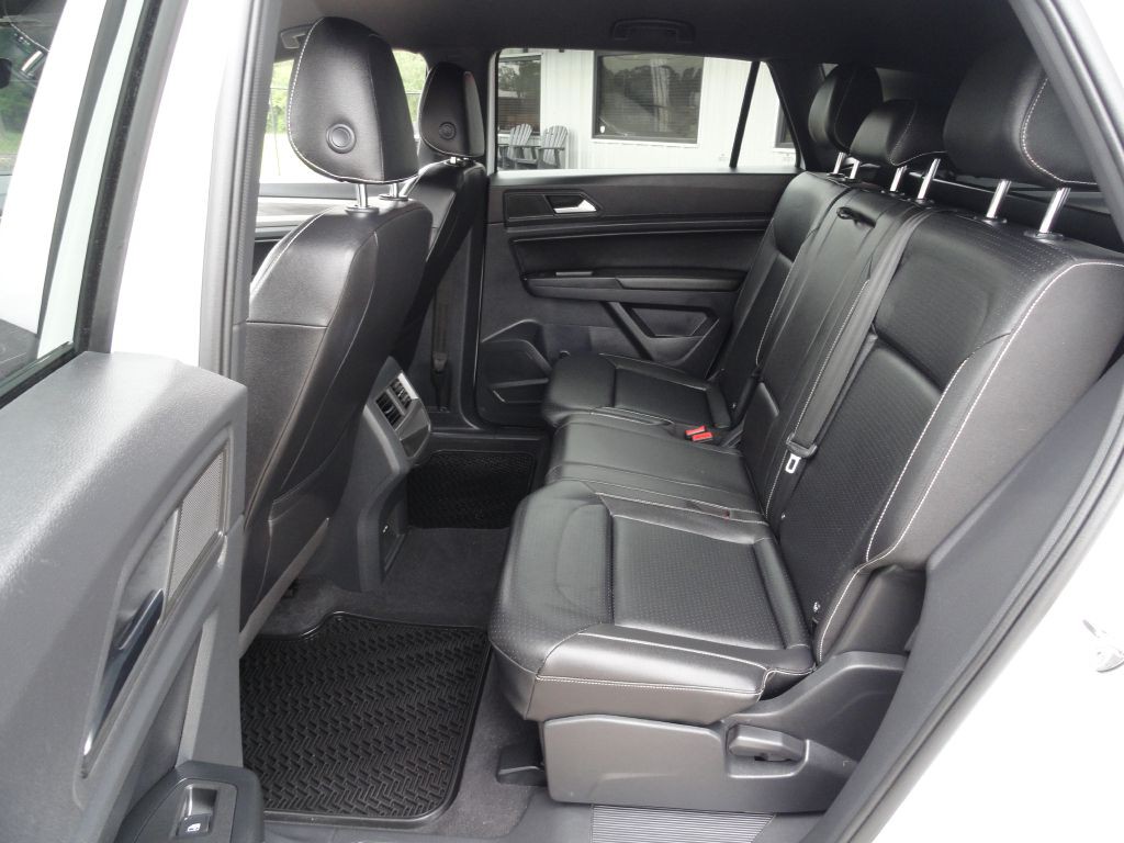 2020 Volkswagen Atlas Cross Sport Image 10