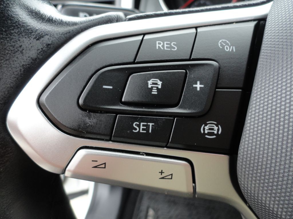 2020 Volkswagen Atlas Cross Sport Image 19