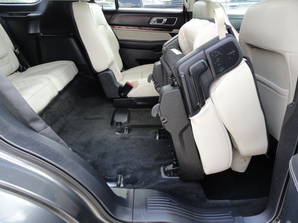 2016 Ford Explorer Image 9