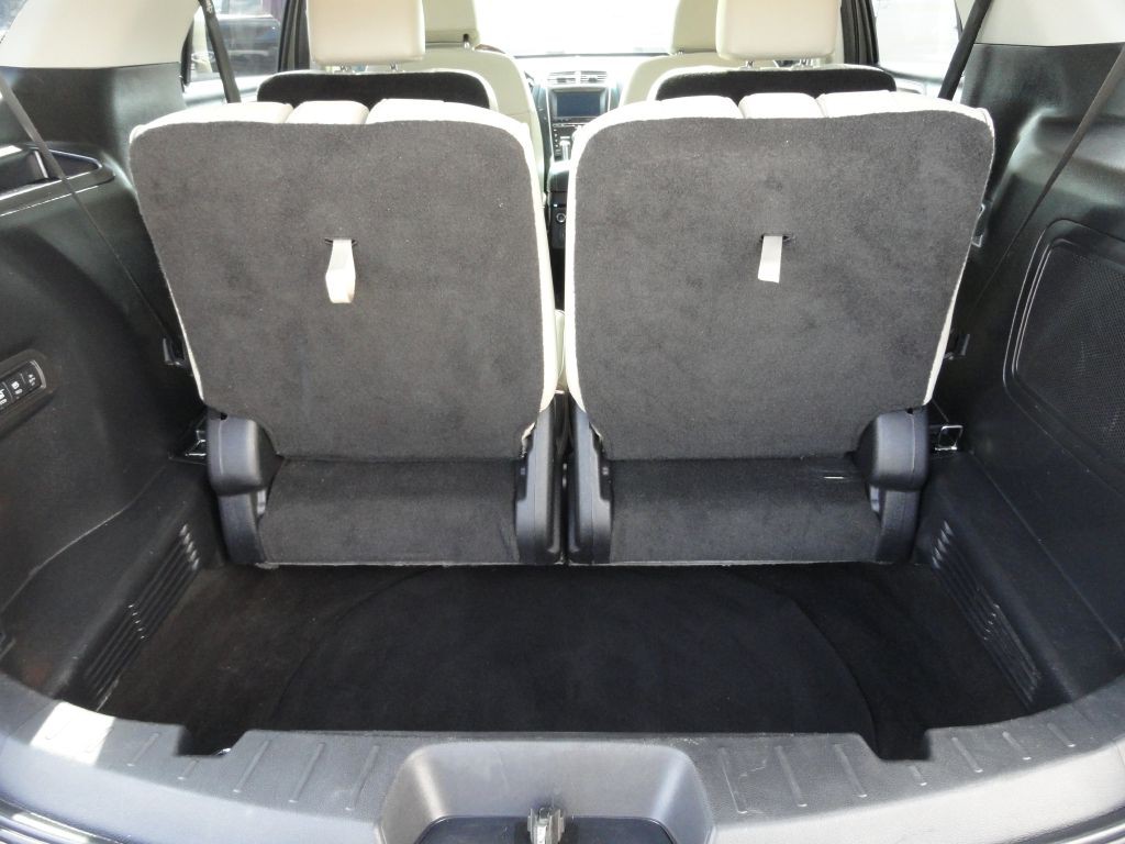 2016 Ford Explorer Image 17