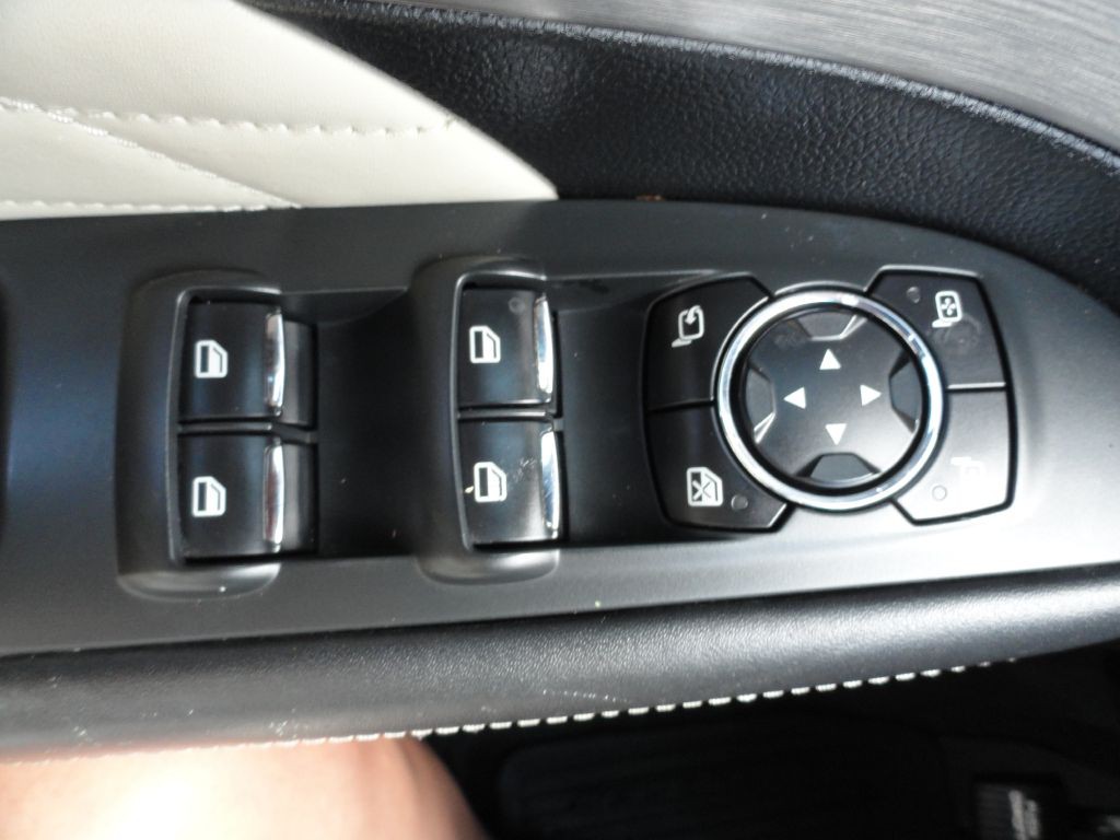 2016 Ford Explorer Image 40