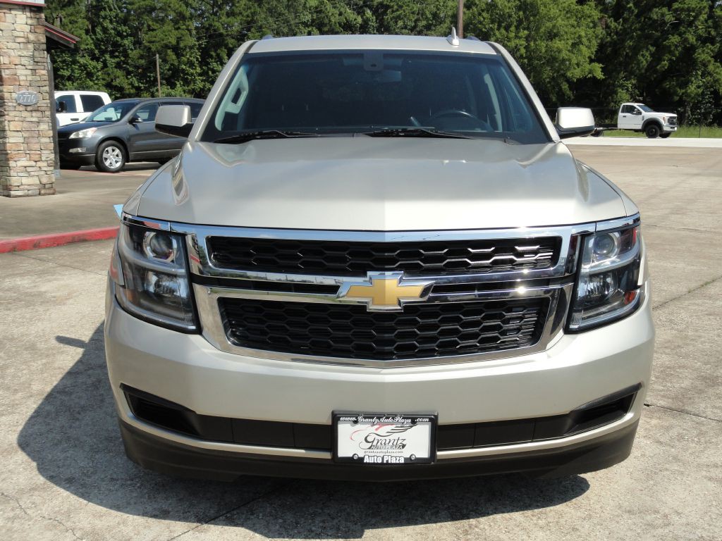 2016 Chevrolet Suburban Image 2