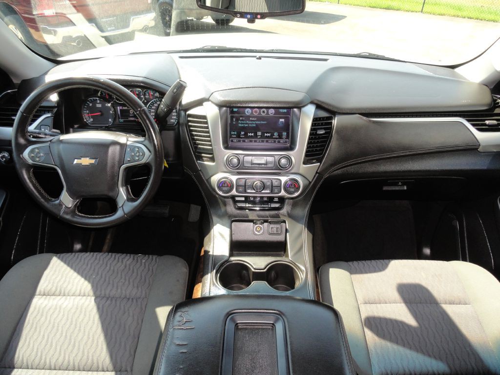 2016 Chevrolet Suburban Image 6