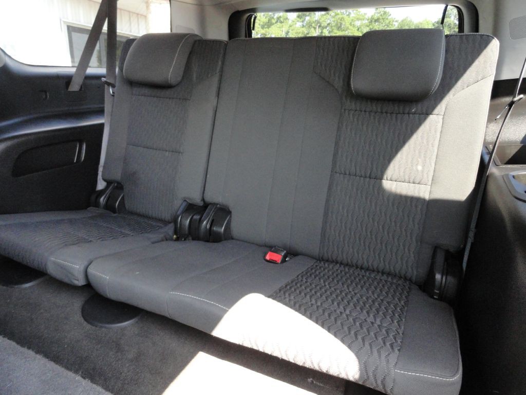 2016 Chevrolet Suburban Image 9
