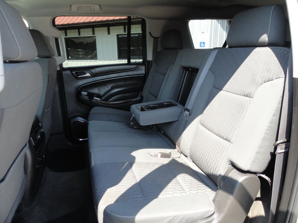 2016 Chevrolet Suburban Image 11