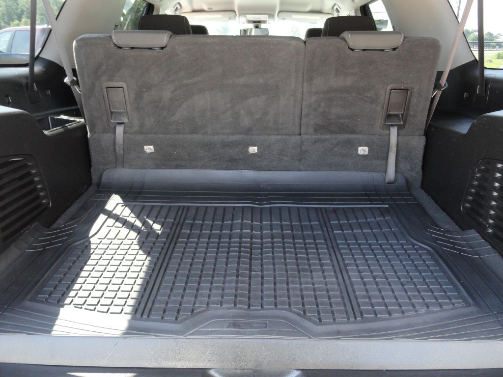 2016 Chevrolet Suburban Image 13