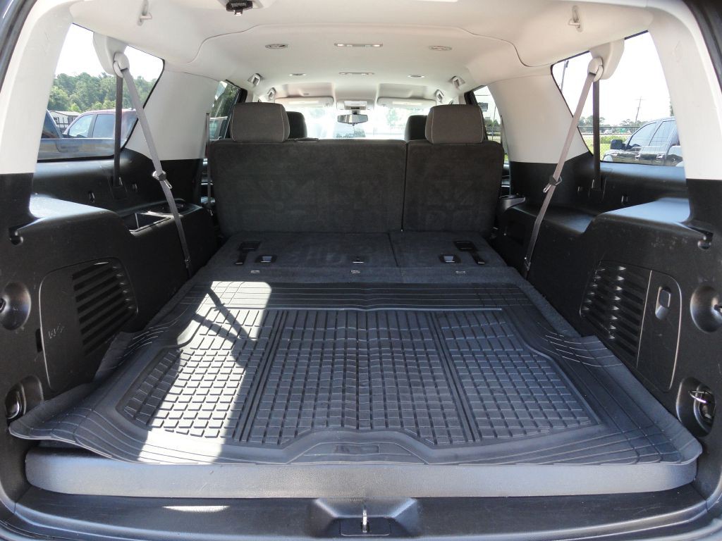 2016 Chevrolet Suburban Image 14