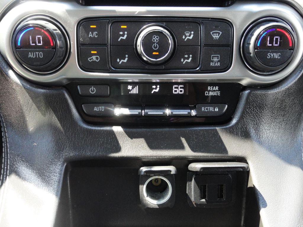 2016 Chevrolet Suburban Image 20