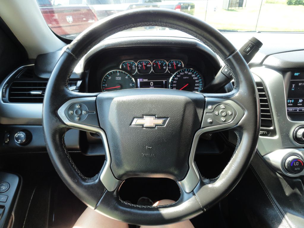 2016 Chevrolet Suburban Image 21