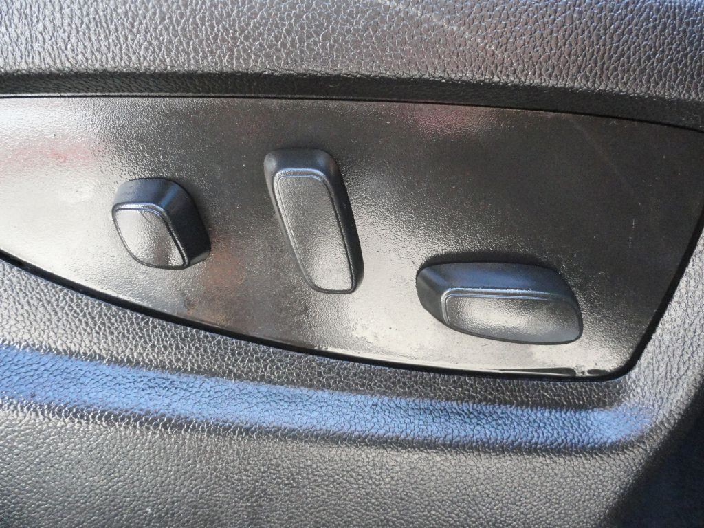 2016 Chevrolet Suburban Image 25