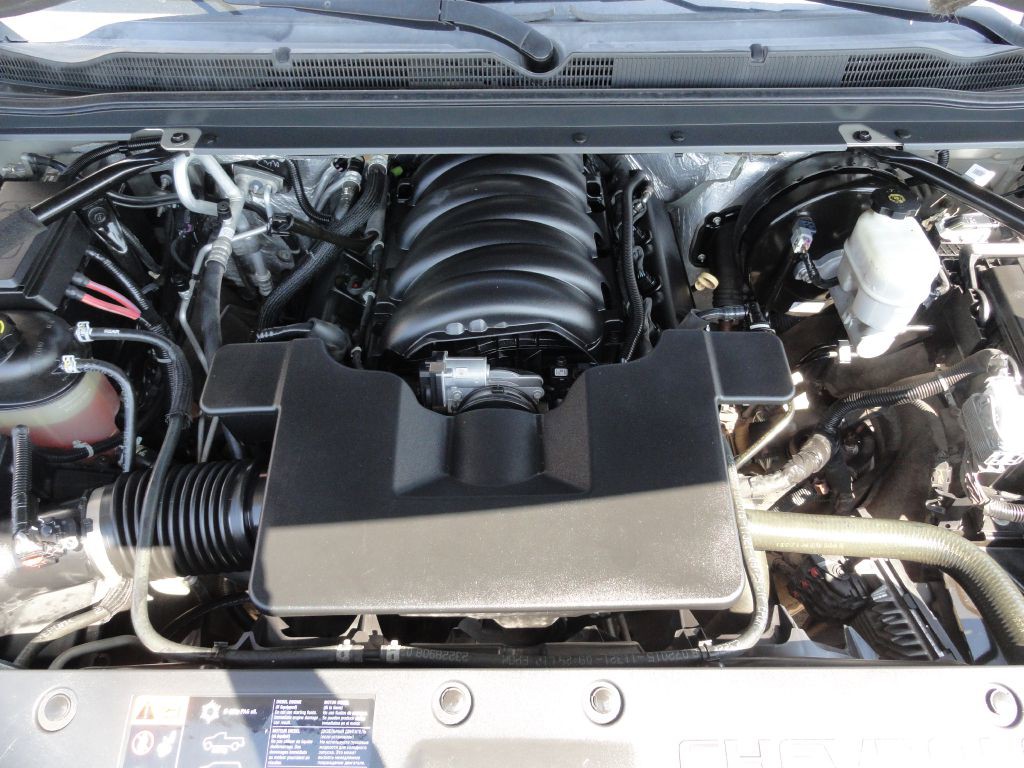 2016 Chevrolet Suburban Image 35