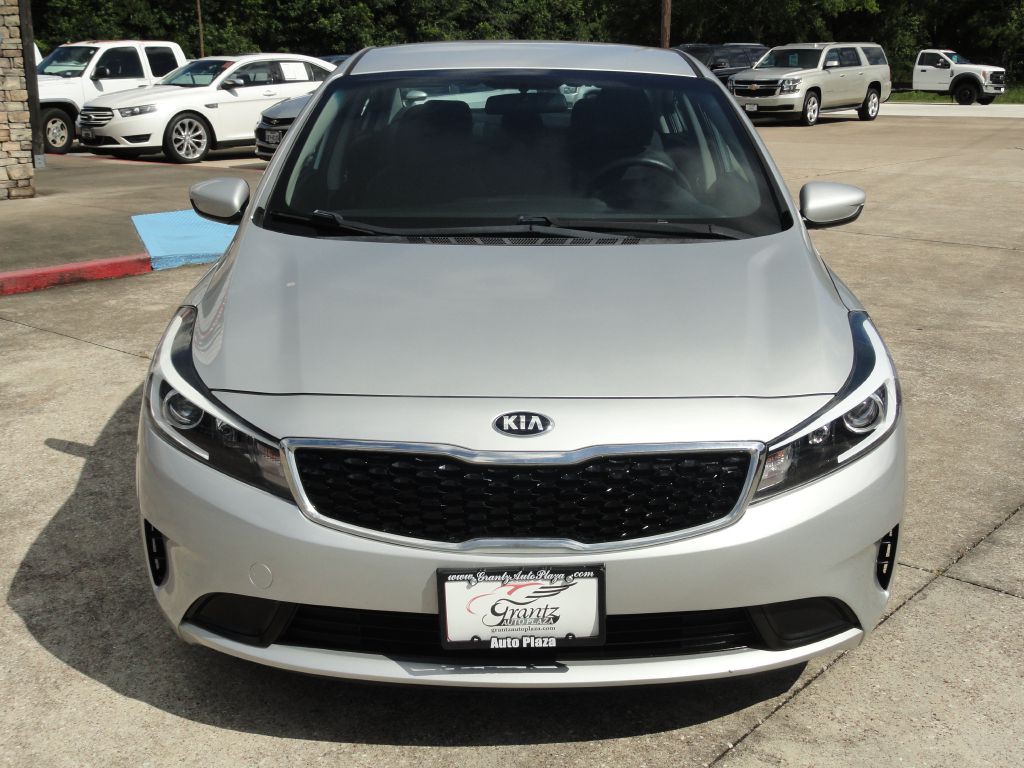2018 Kia Forte Image 2