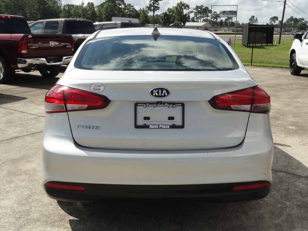 2018 Kia Forte Image 4