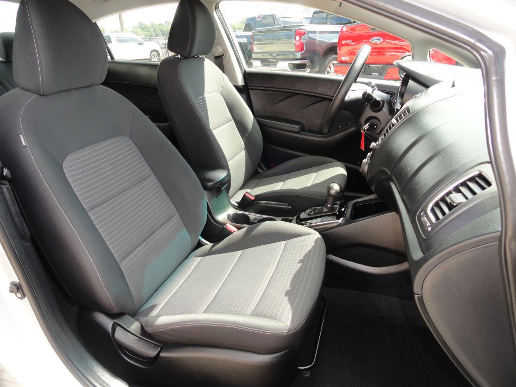 2018 Kia Forte Image 8