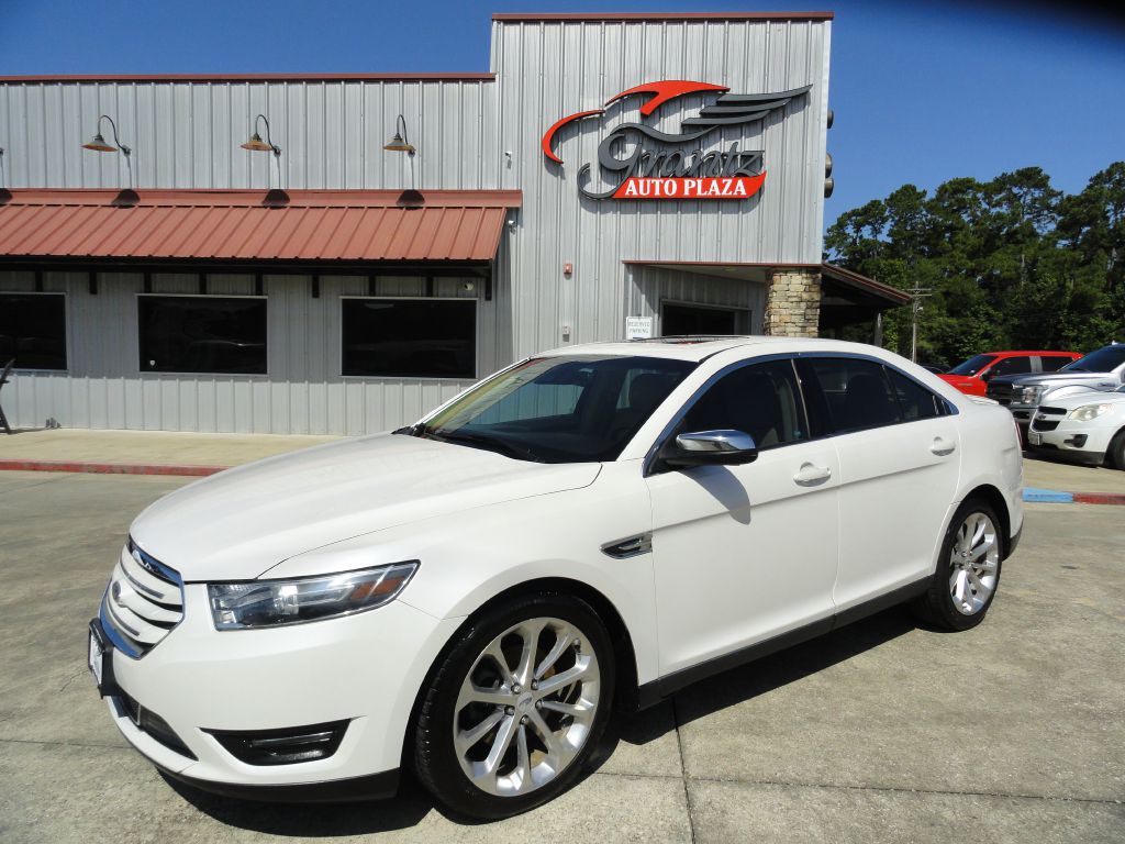 2015 Ford Taurus Image 1