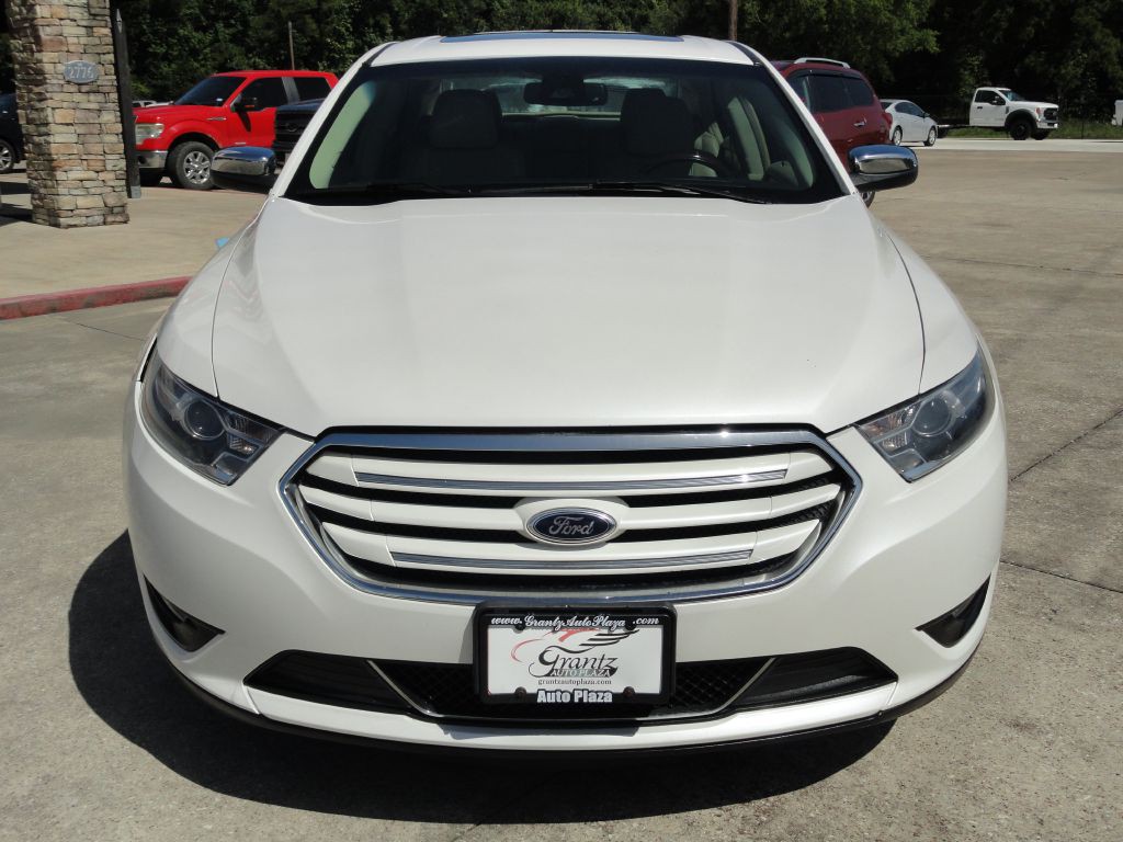 2015 Ford Taurus Image 2