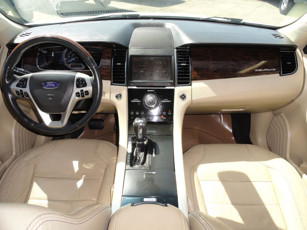 2015 Ford Taurus Image 6