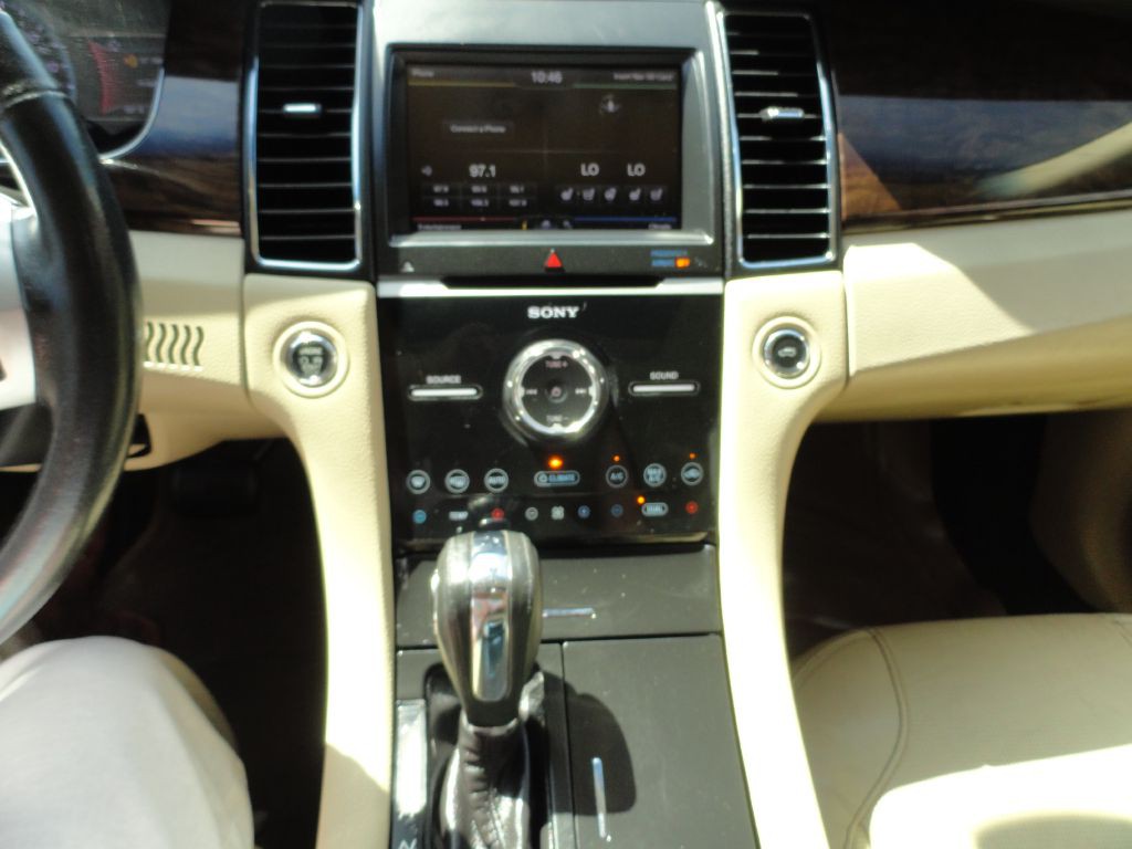 2015 Ford Taurus Image 15