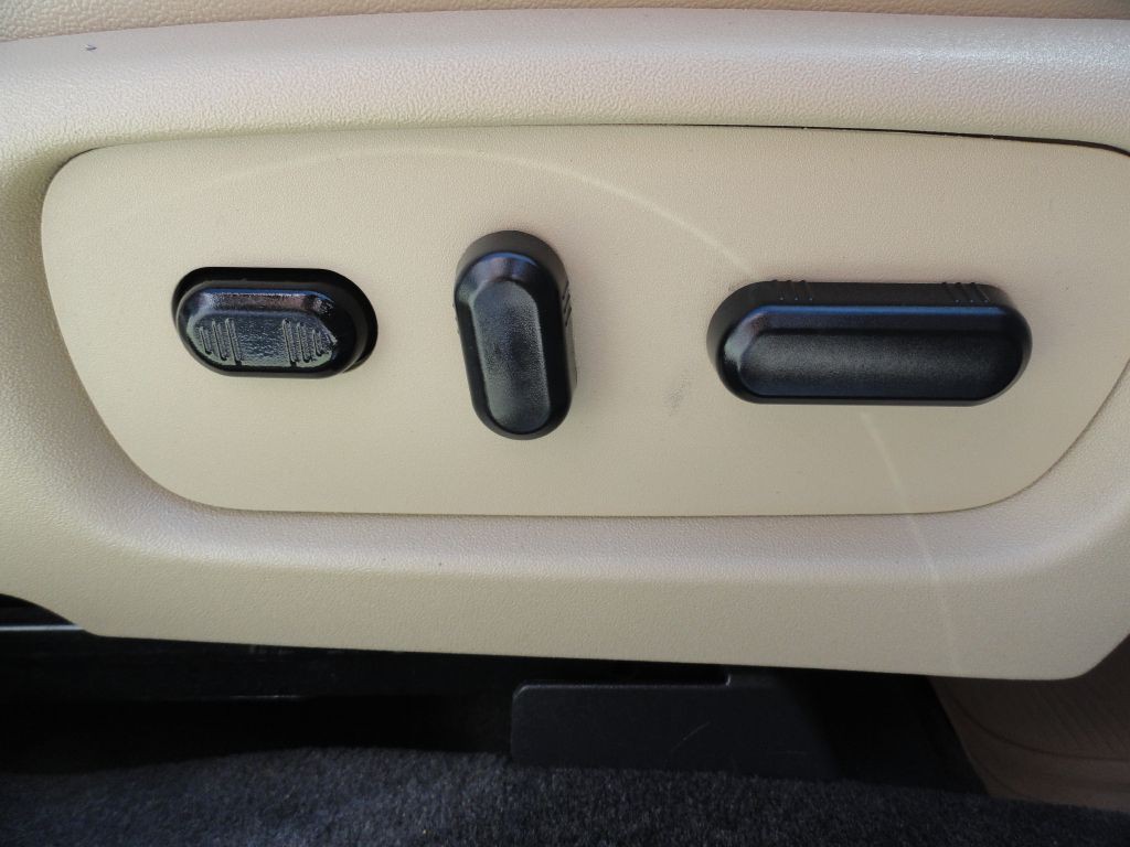 2015 Ford Taurus Image 21