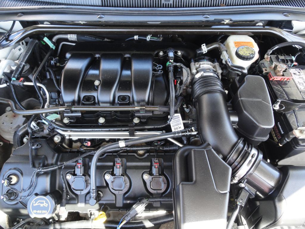 2015 Ford Taurus Image 28