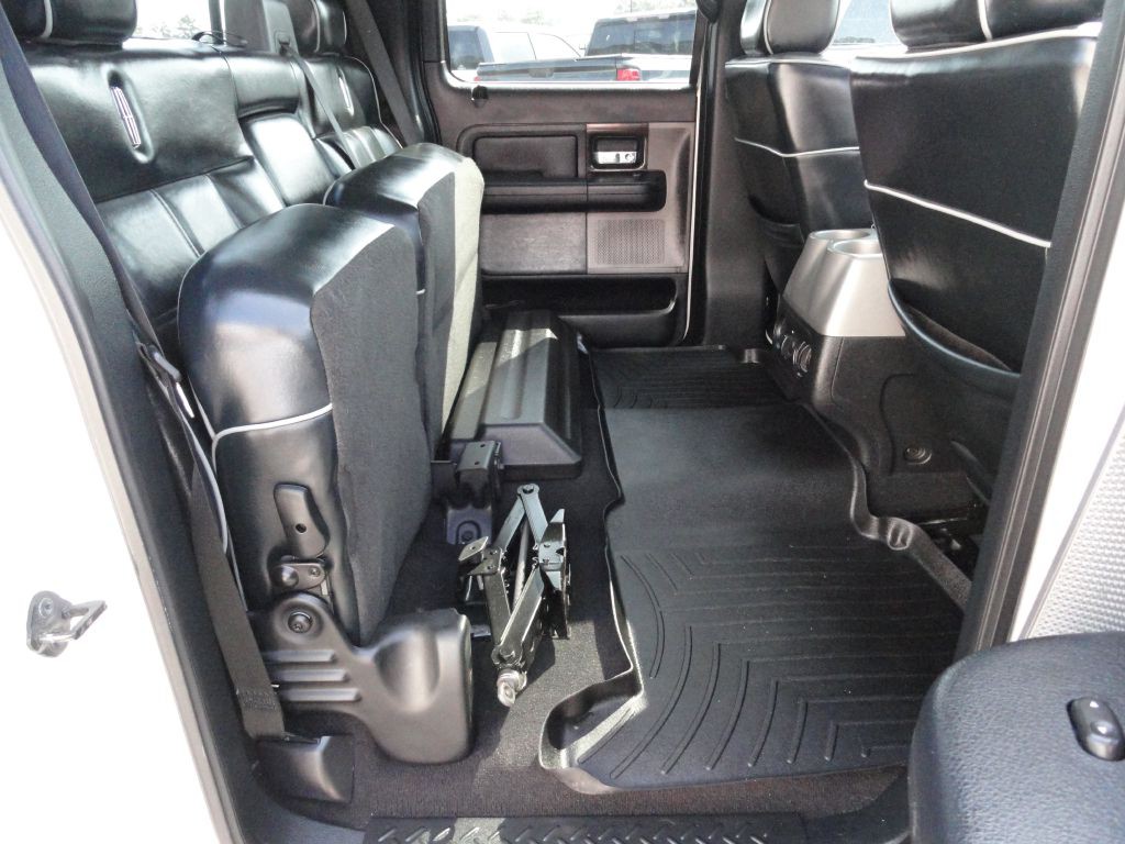 2007 Lincoln Mark LT Image 10
