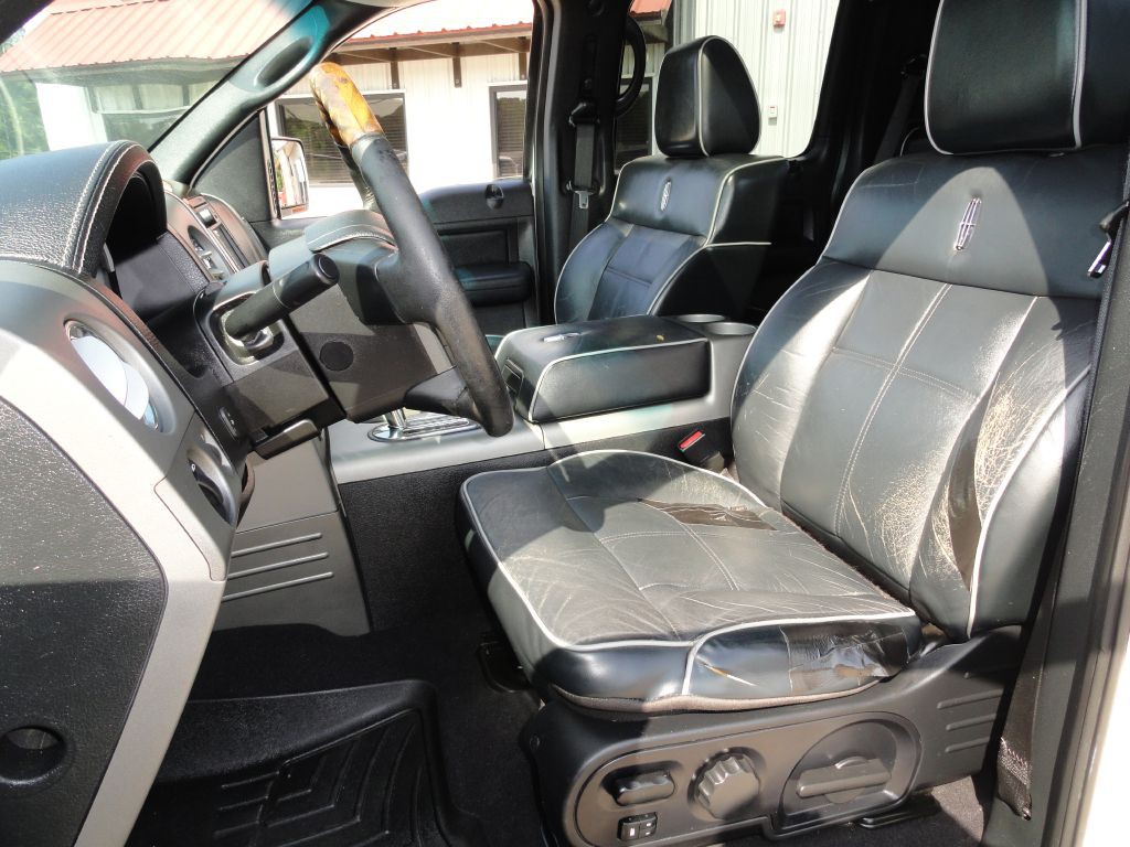 2007 Lincoln Mark LT Image 14