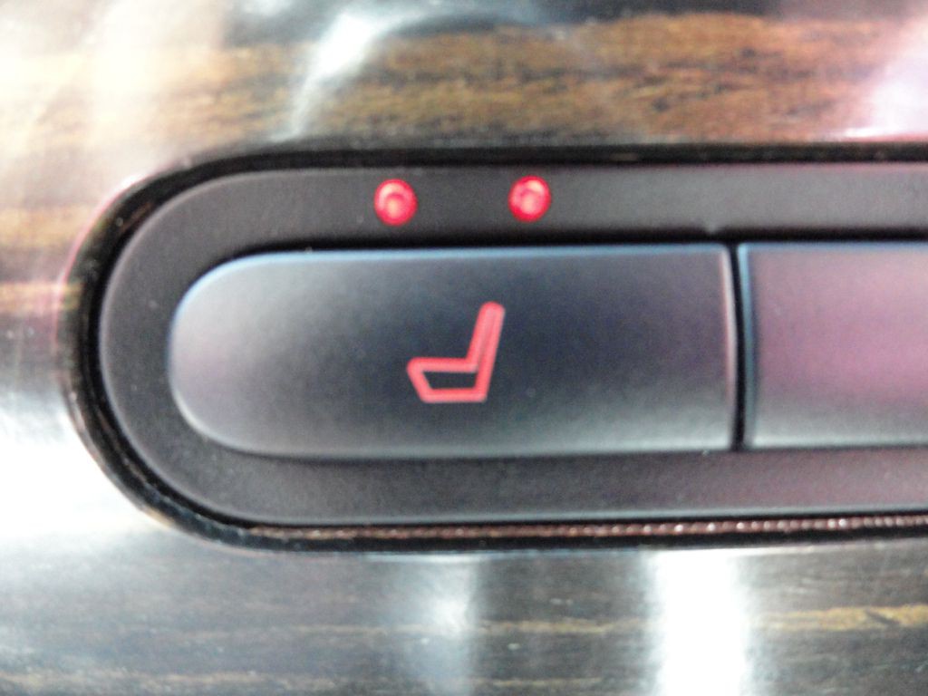2007 Lincoln Mark LT Image 22