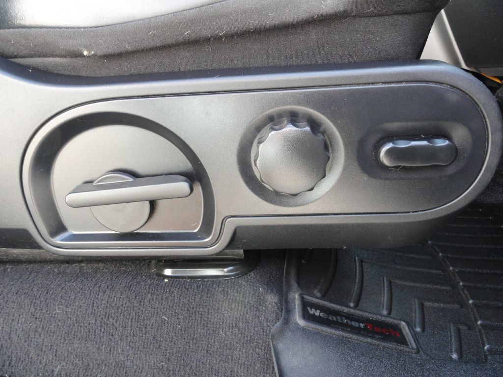 2007 Lincoln Mark LT Image 29