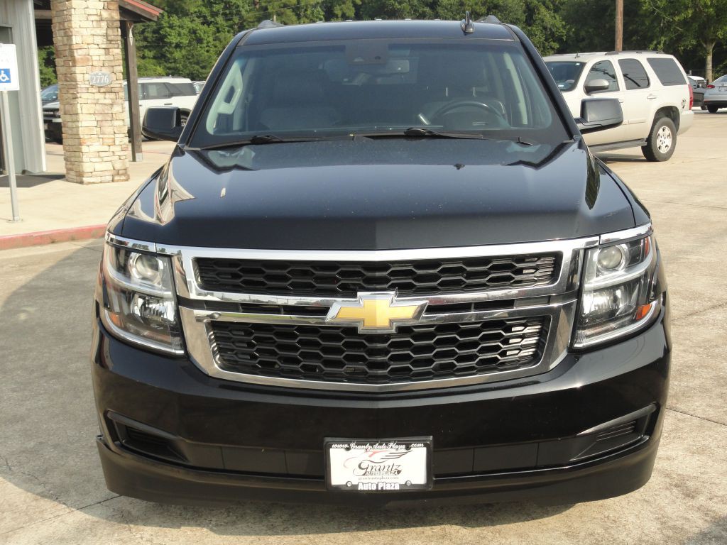 2019 Chevrolet Suburban Image 2