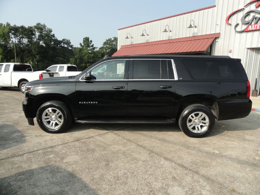 2019 Chevrolet Suburban Image 3