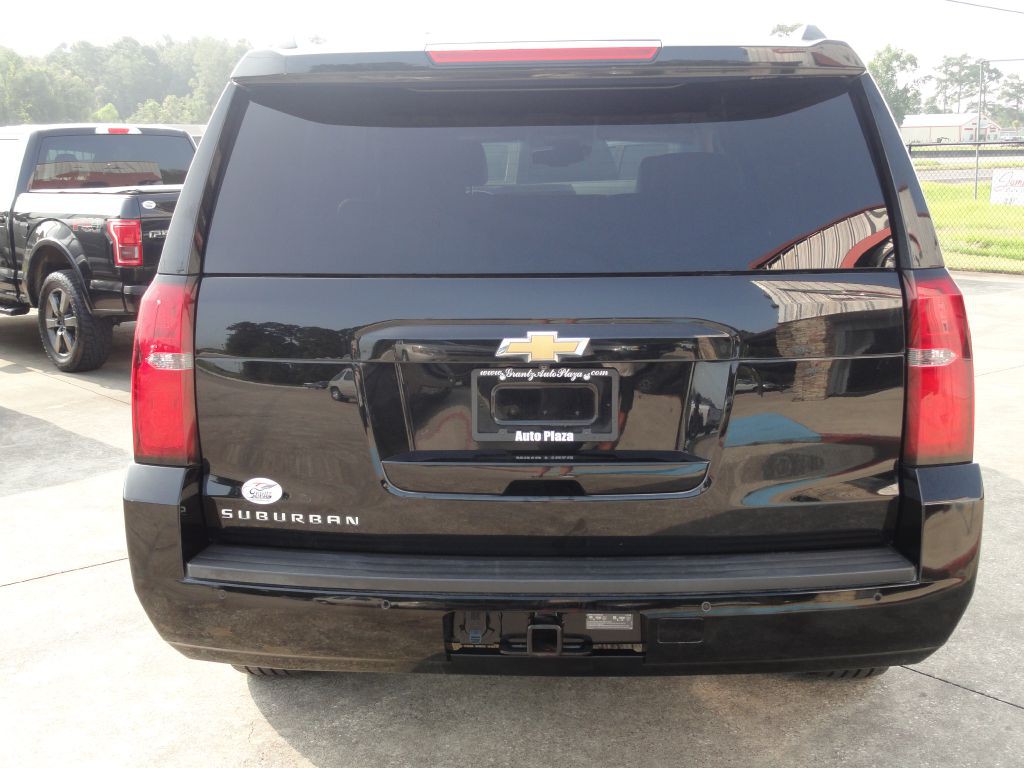 2019 Chevrolet Suburban Image 4