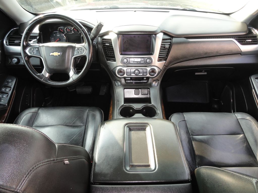 2019 Chevrolet Suburban Image 6