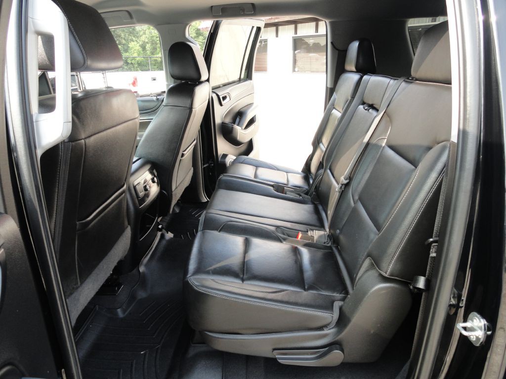 2019 Chevrolet Suburban Image 10