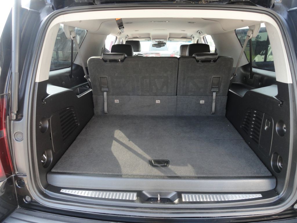 2019 Chevrolet Suburban Image 12