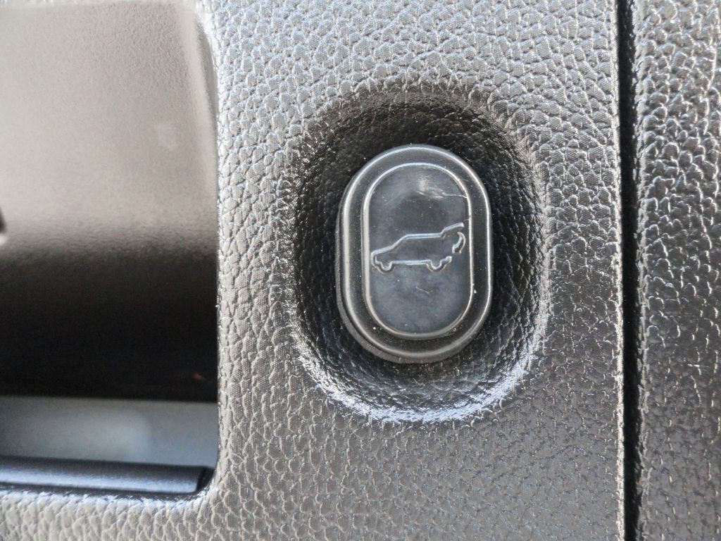 2019 Chevrolet Suburban Image 33