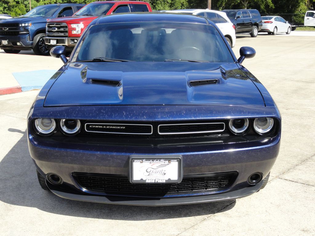 2016 Dodge Challenger Image 2