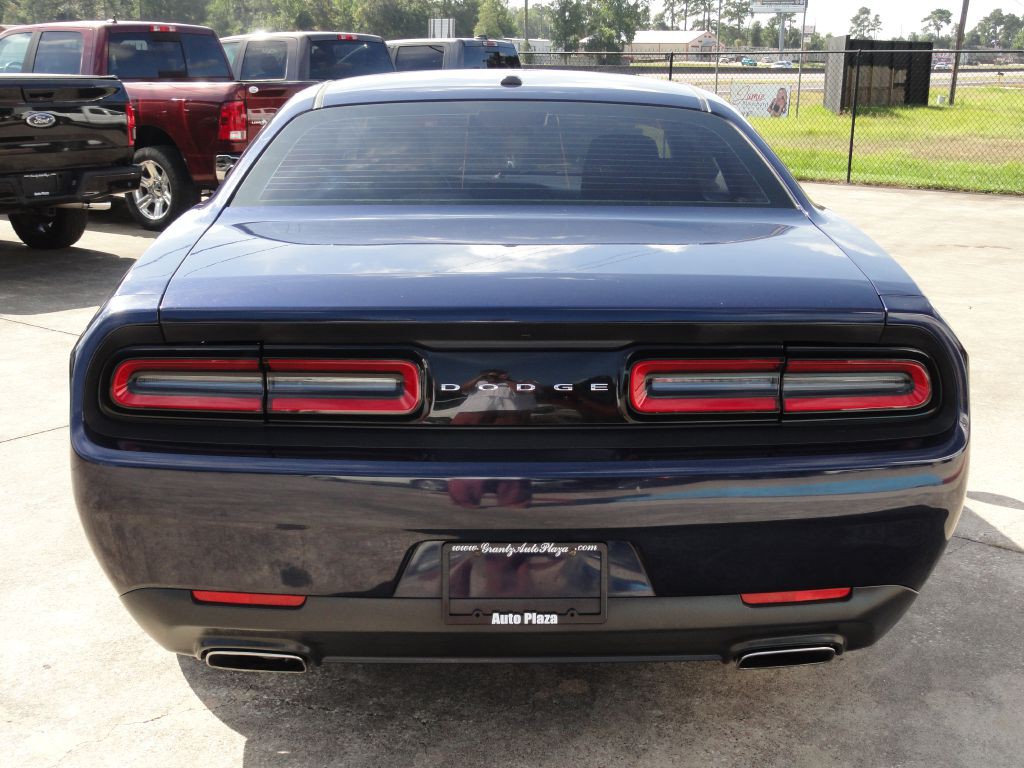 2016 Dodge Challenger Image 4