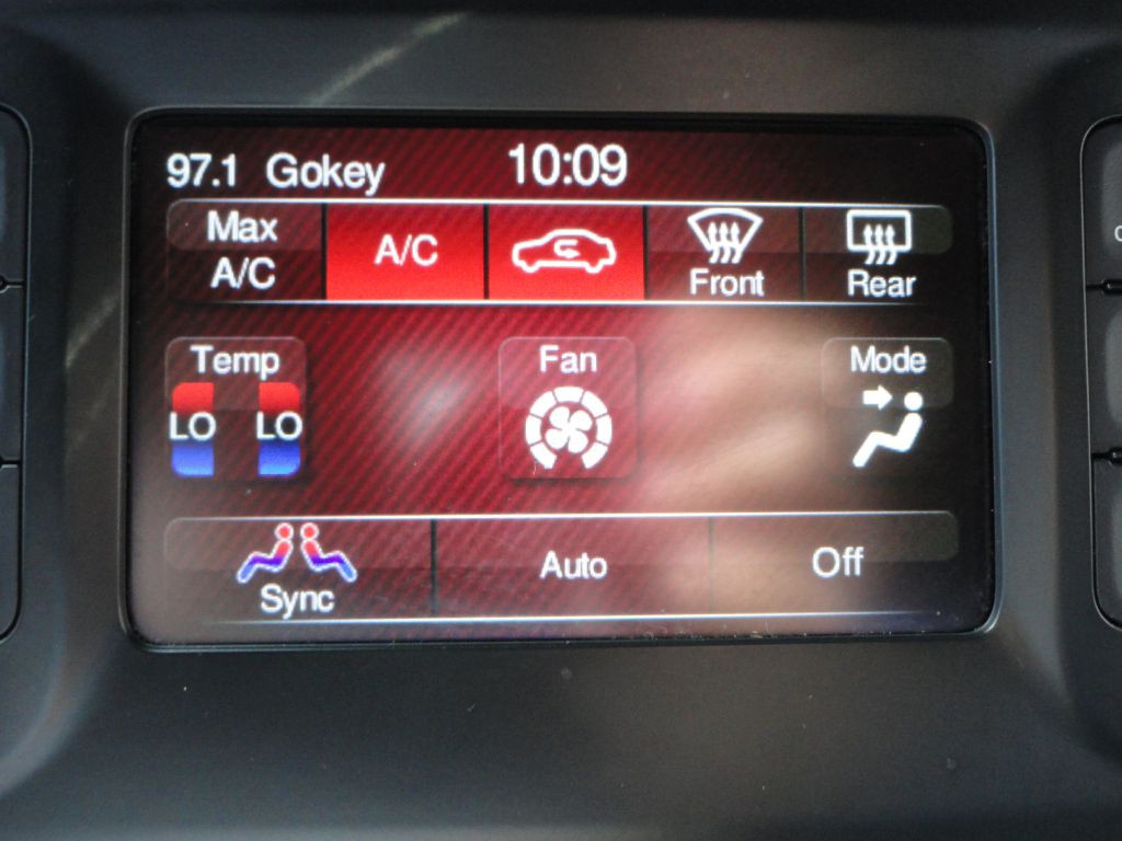 2016 Dodge Challenger Image 11