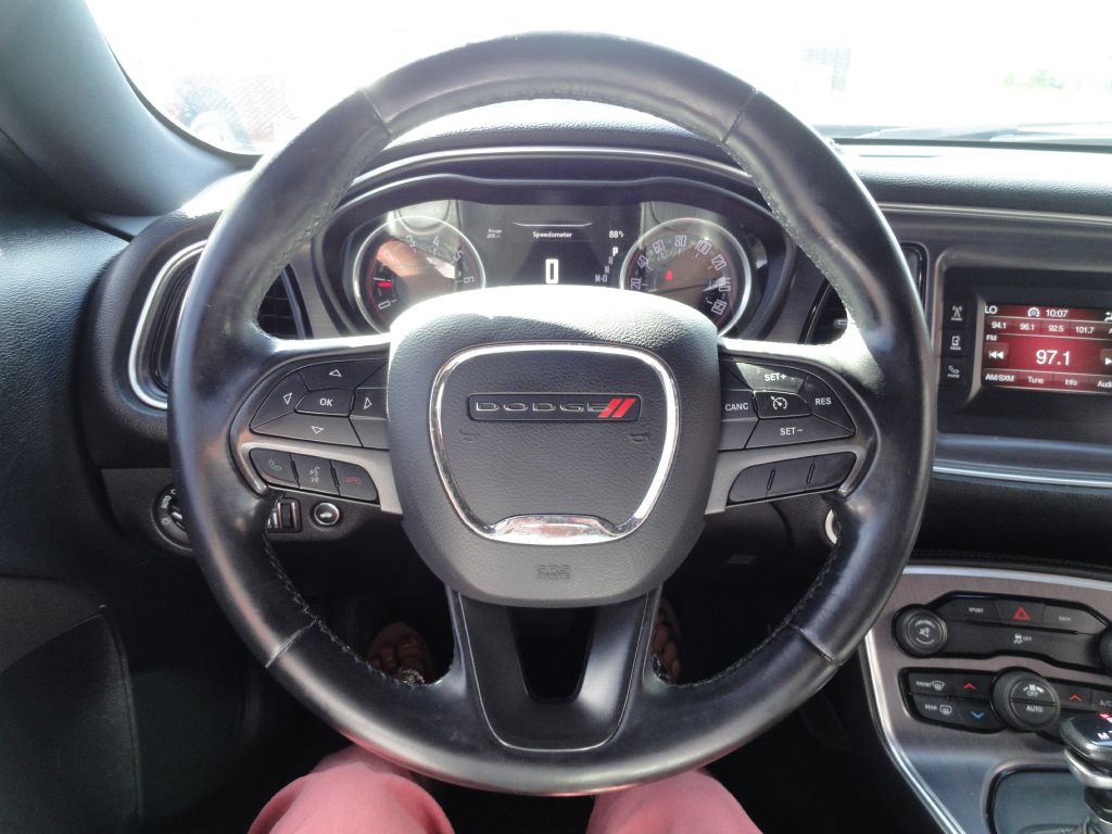 2016 Dodge Challenger Image 13