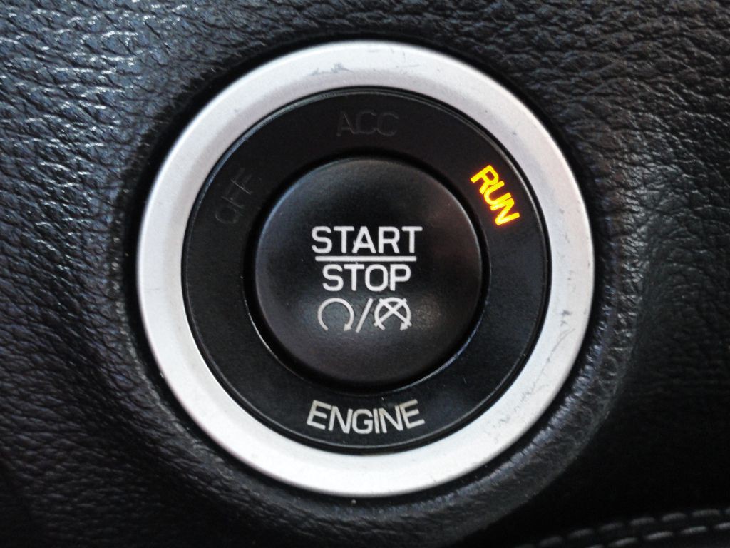 2016 Dodge Challenger Image 16