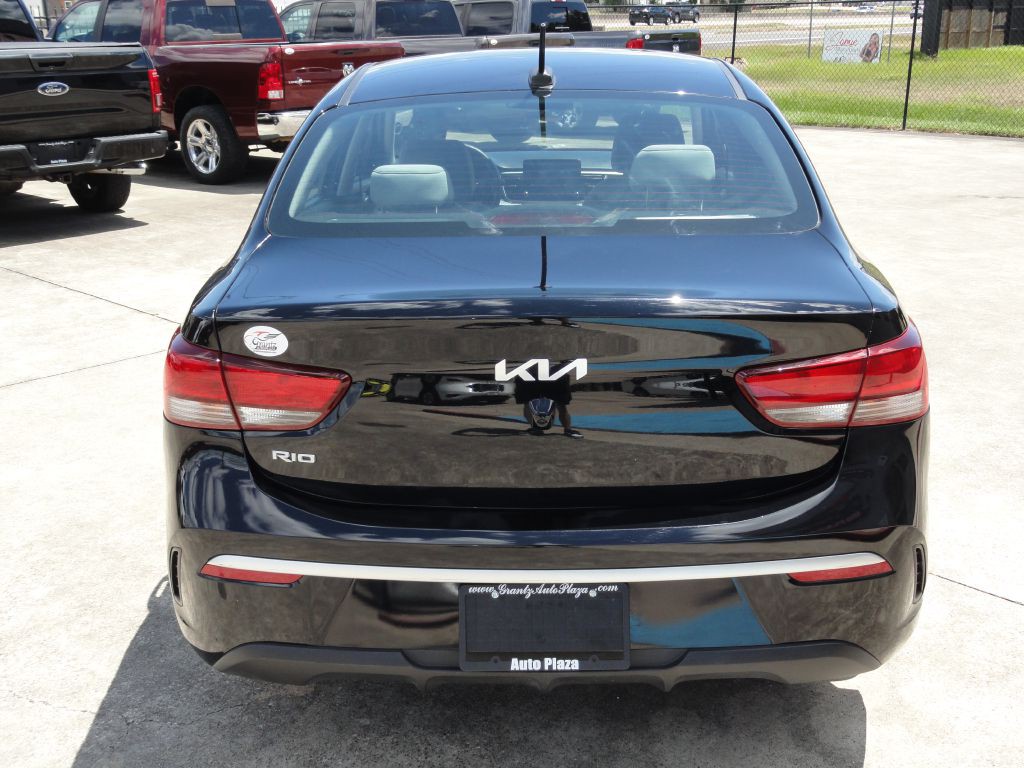 2023 Kia Rio Image 4