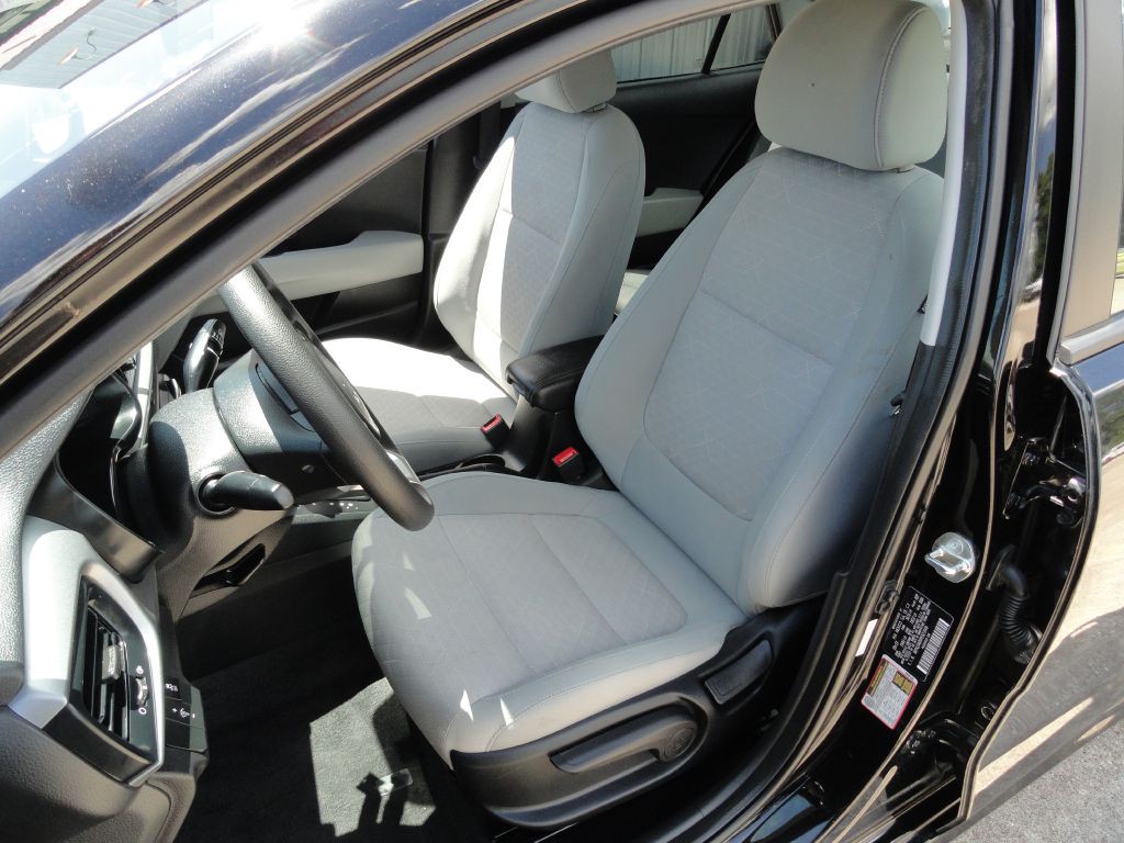 2023 Kia Rio Image 9