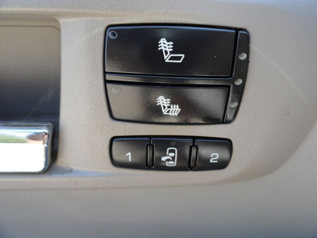 2008 Cadillac SRX Image 18