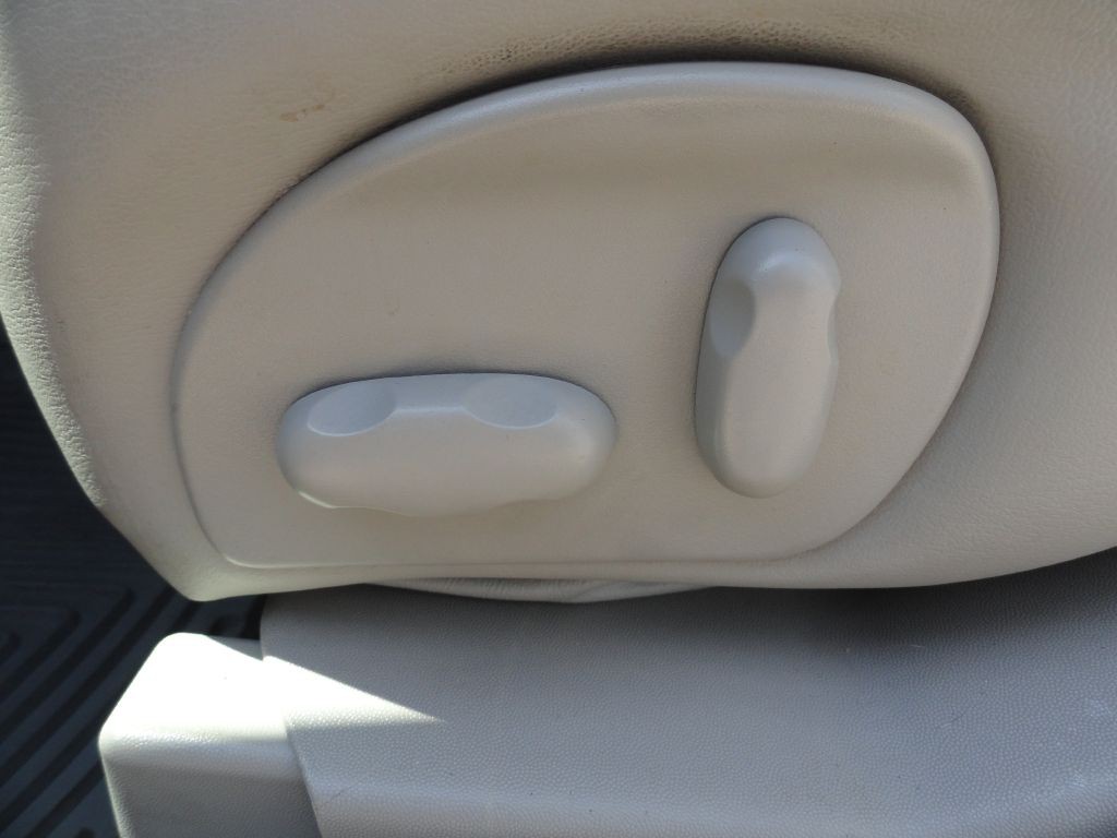 2008 Cadillac SRX Image 19