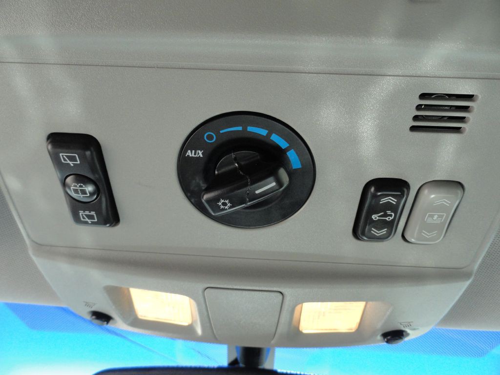 2008 Cadillac SRX Image 24