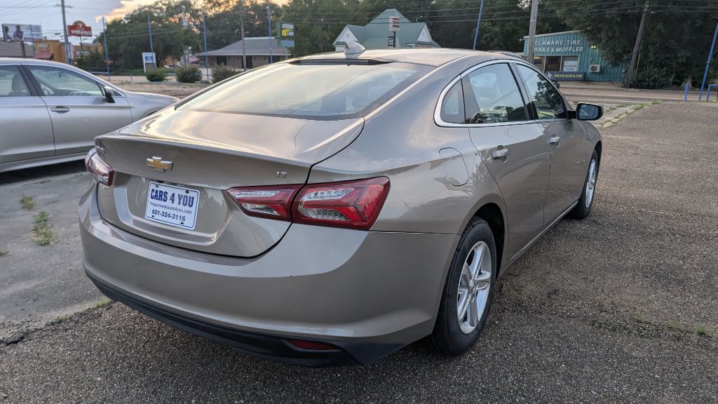 2022 Chevrolet Malibu Image 3