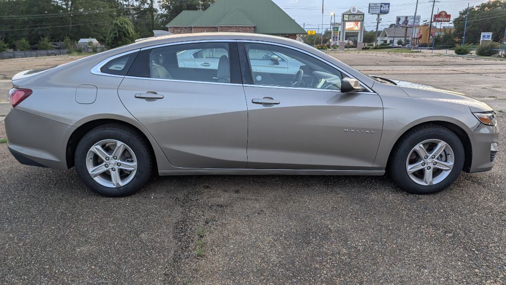 2022 Chevrolet Malibu Image 4