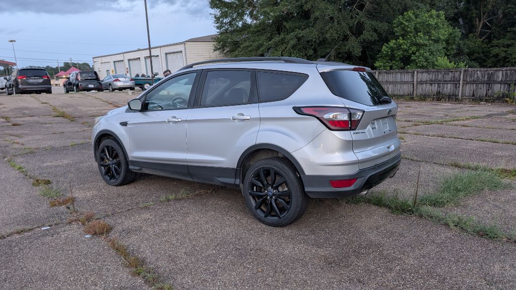 2018 Ford Escape Image 2