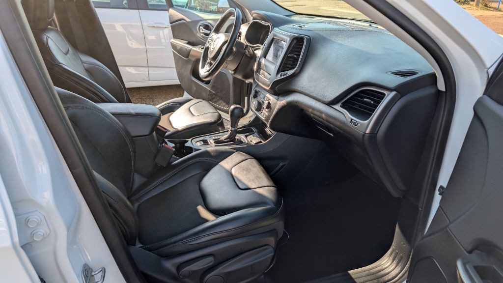 2019 Jeep Cherokee Image 11