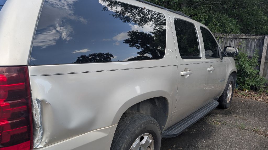 2012 Chevrolet Suburban Image 5